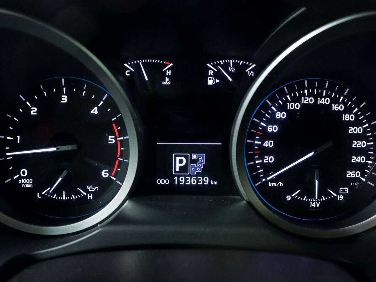 Toyota Land Cruiser с пробегом — 2008 год. Фото: #8