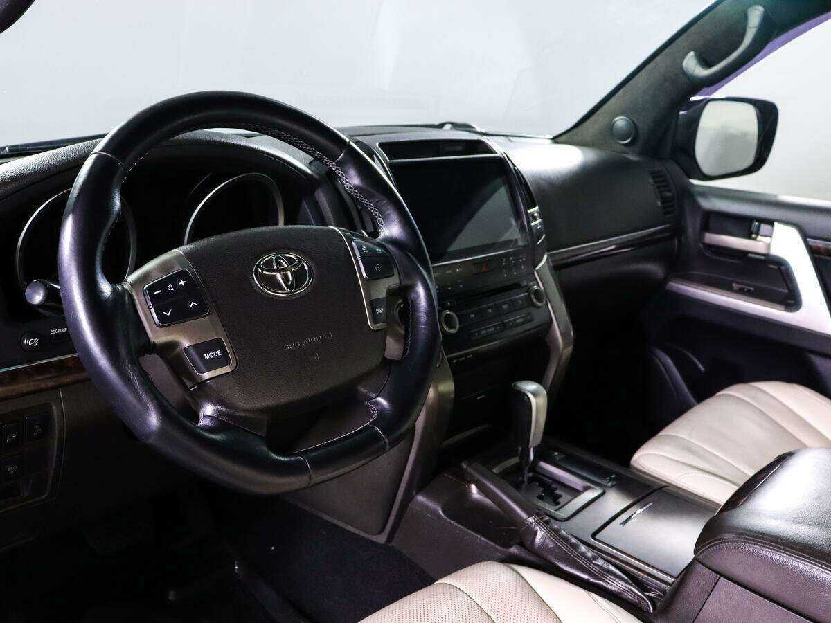Toyota Land Cruiser с пробегом — 2008 год. Фото: #10