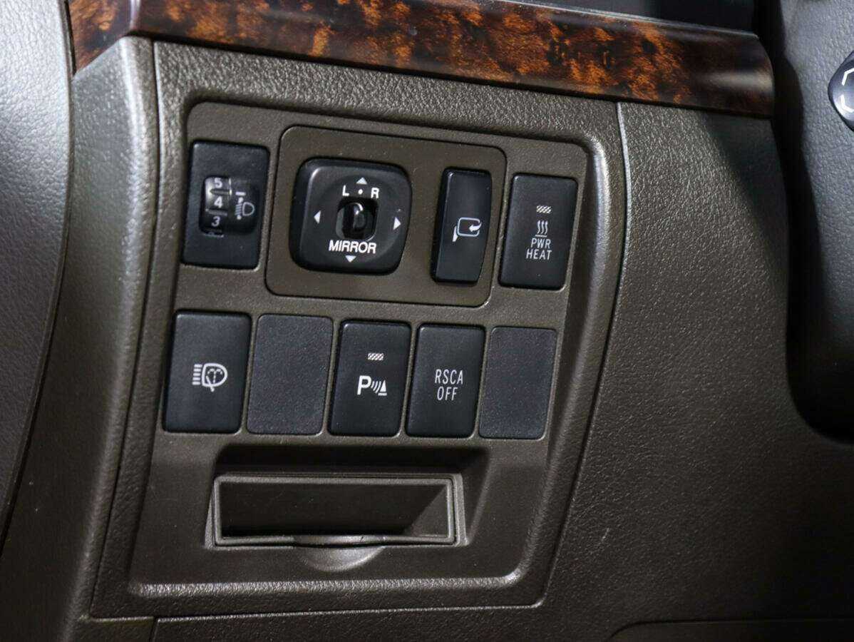 Toyota Land Cruiser с пробегом — 2008 год. Фото: #17