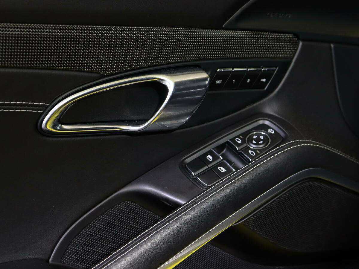 Porsche Cayman с пробегом — 2020 год. Фото: #20