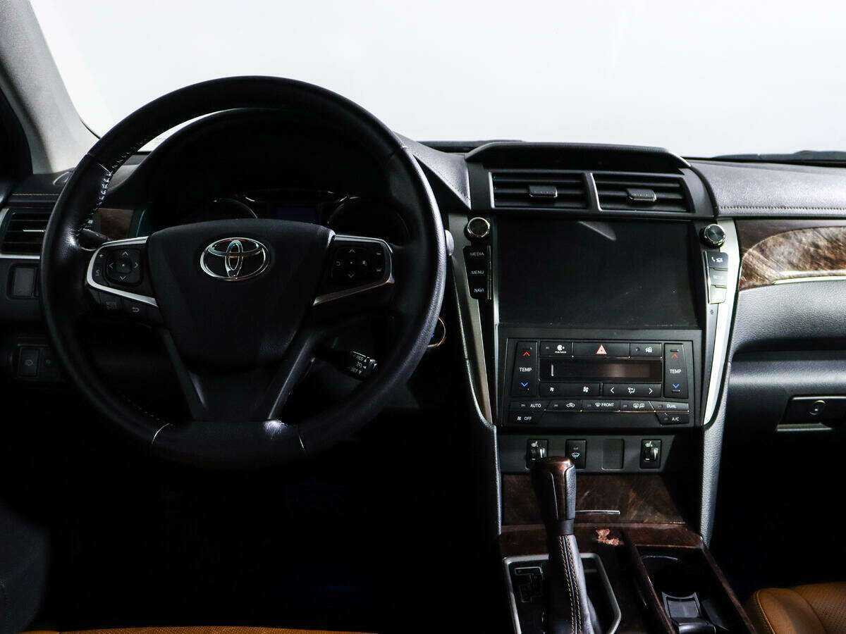 Toyota Camry с пробегом — 2016 год. Фото: #8