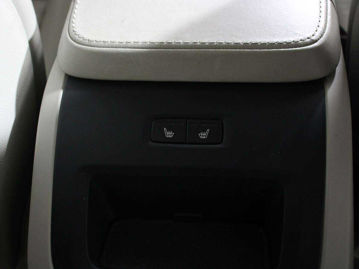 Volvo XC90 с пробегом — 2015 год. Фото: #11