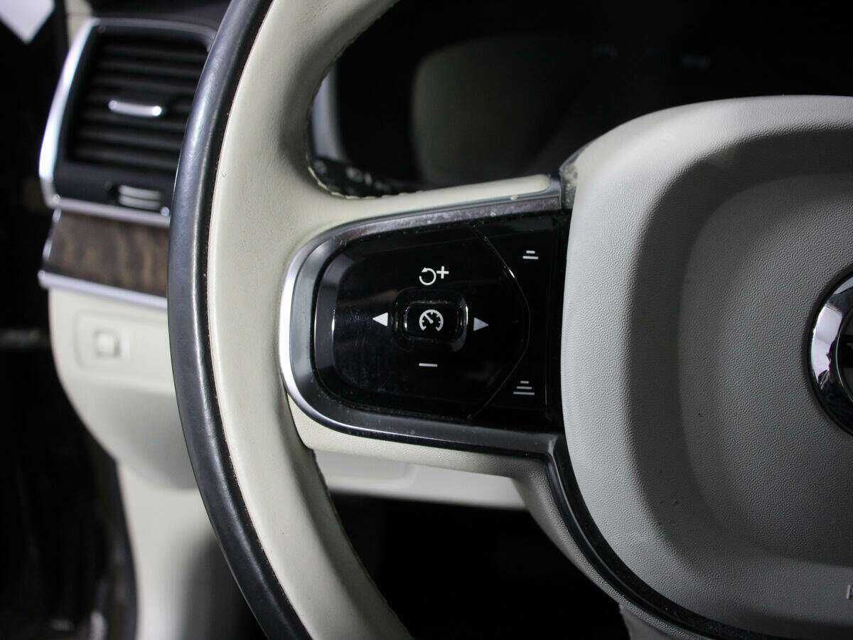 Volvo XC90 с пробегом — 2015 год. Фото: #17