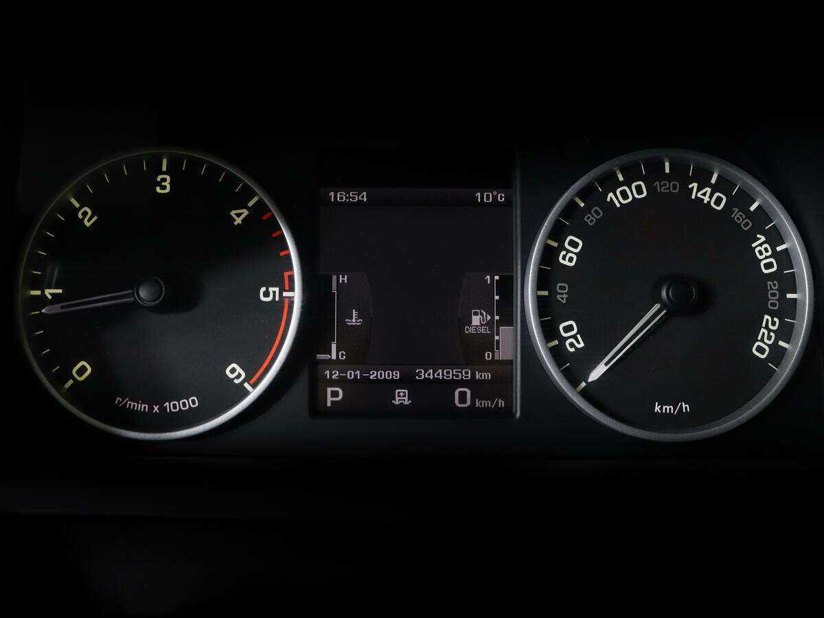 Land Rover Discovery с пробегом — 2010 год. Фото: #6