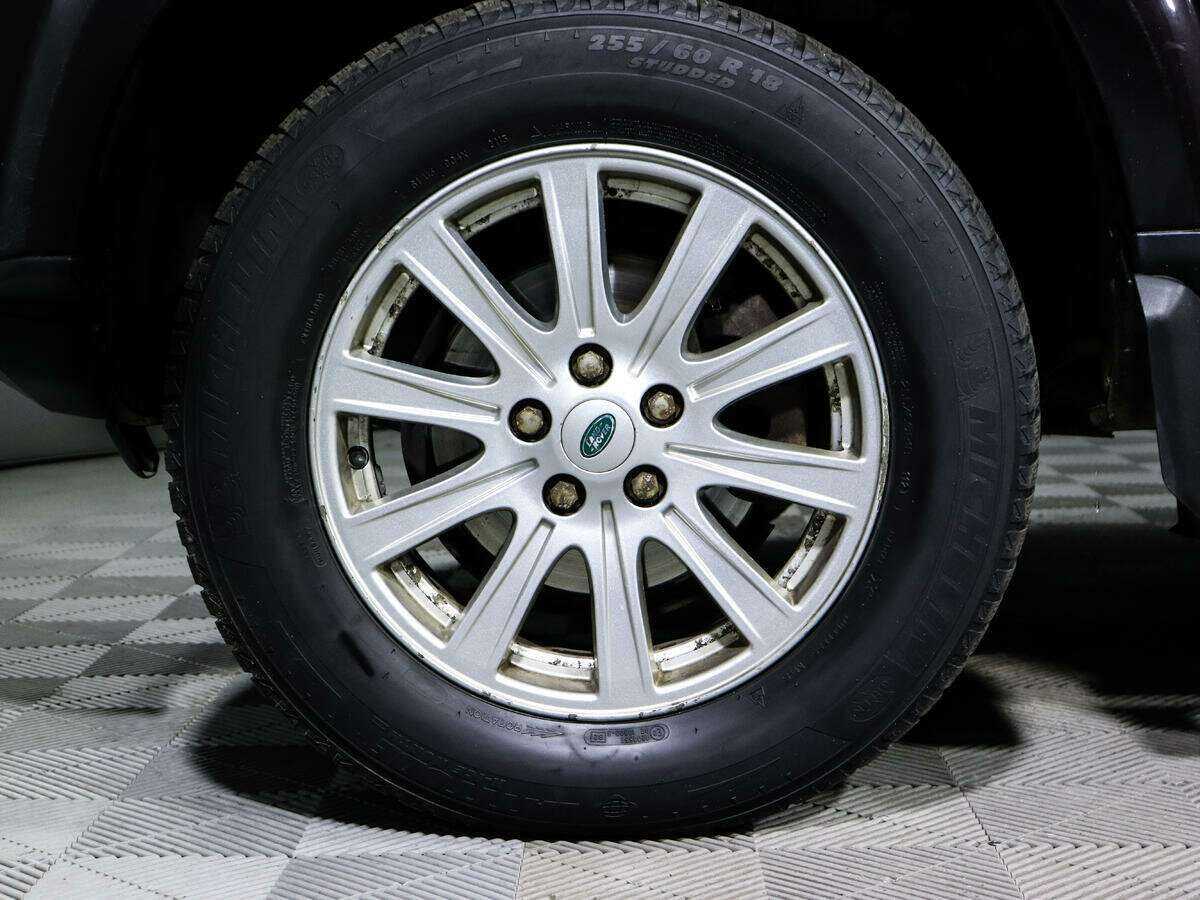 Land Rover Discovery с пробегом — 2010 год. Фото: #10