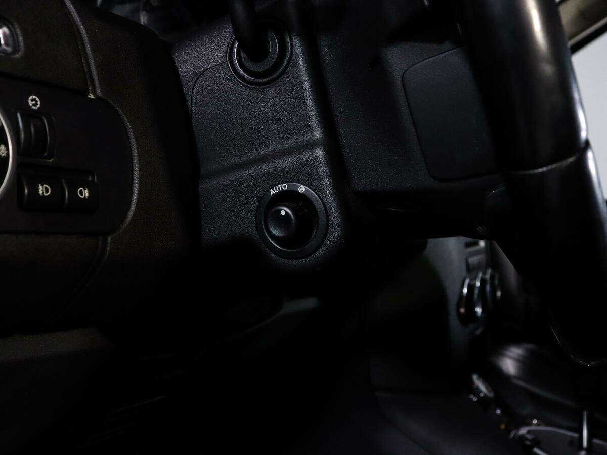 Land Rover Discovery с пробегом — 2010 год. Фото: #16