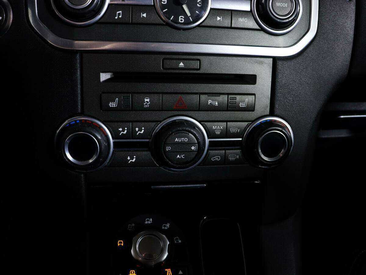 Land Rover Discovery с пробегом — 2010 год. Фото: #21