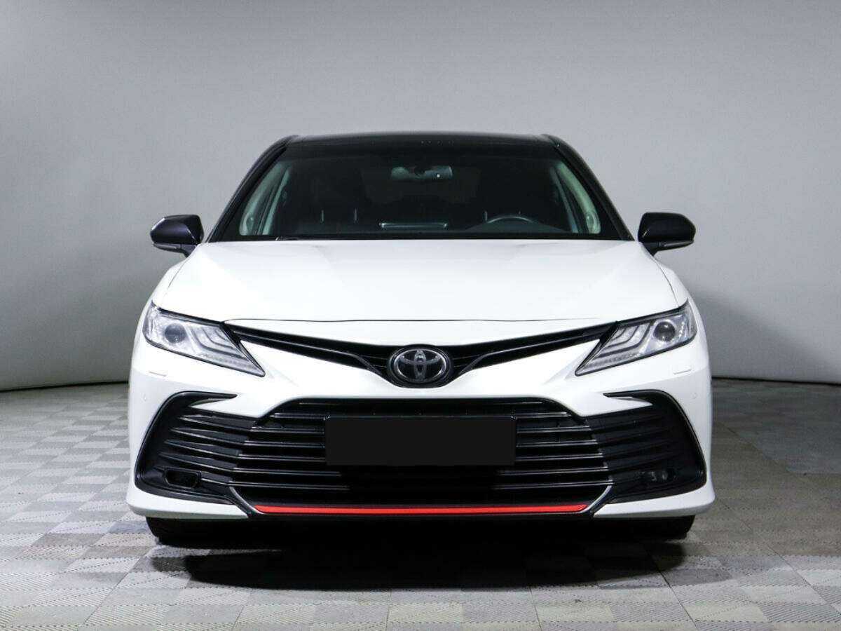 Toyota Camry с пробегом — 2021 год. Фото: #1