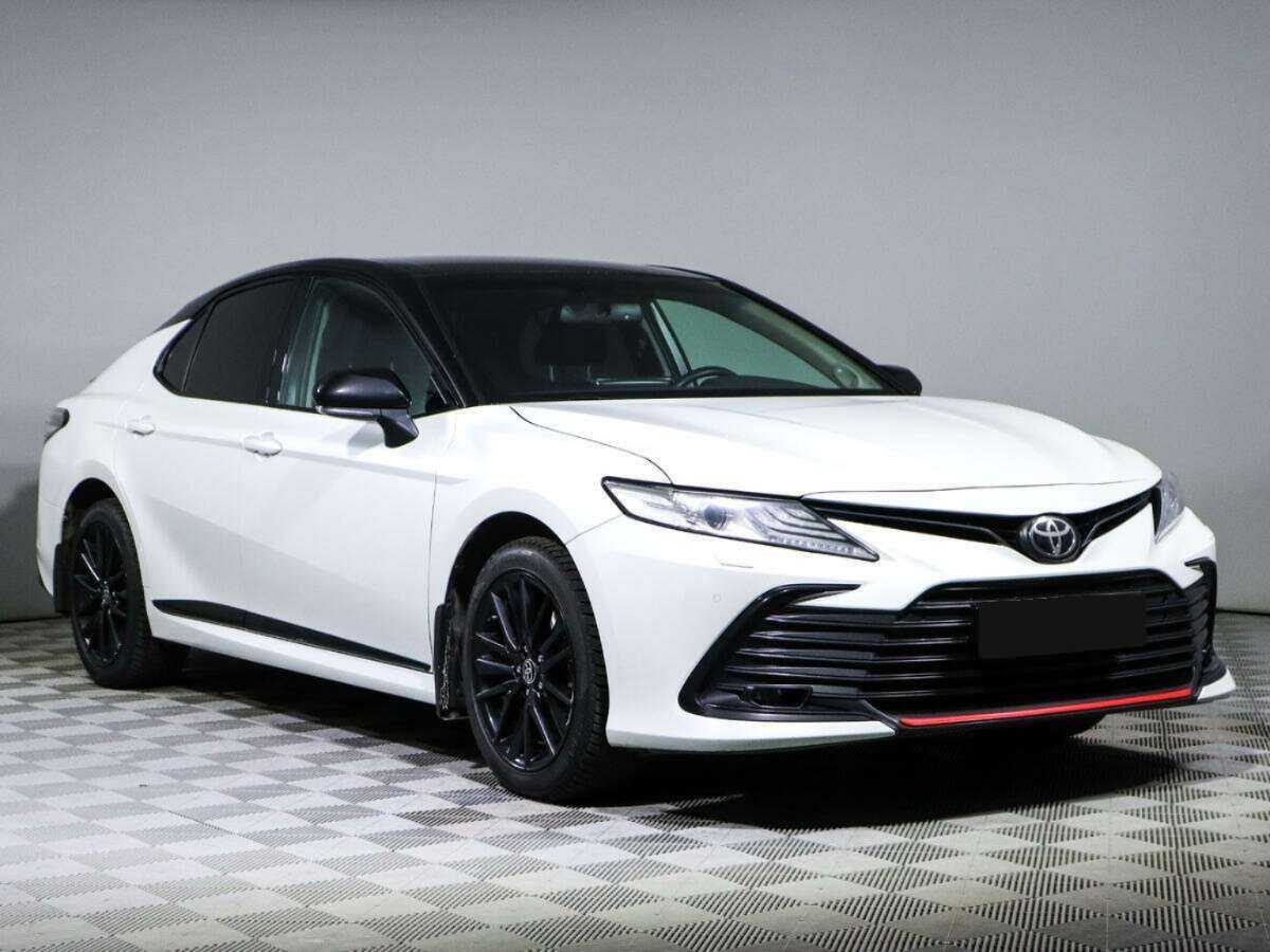Toyota Camry с пробегом — 2021 год. Фото: #2