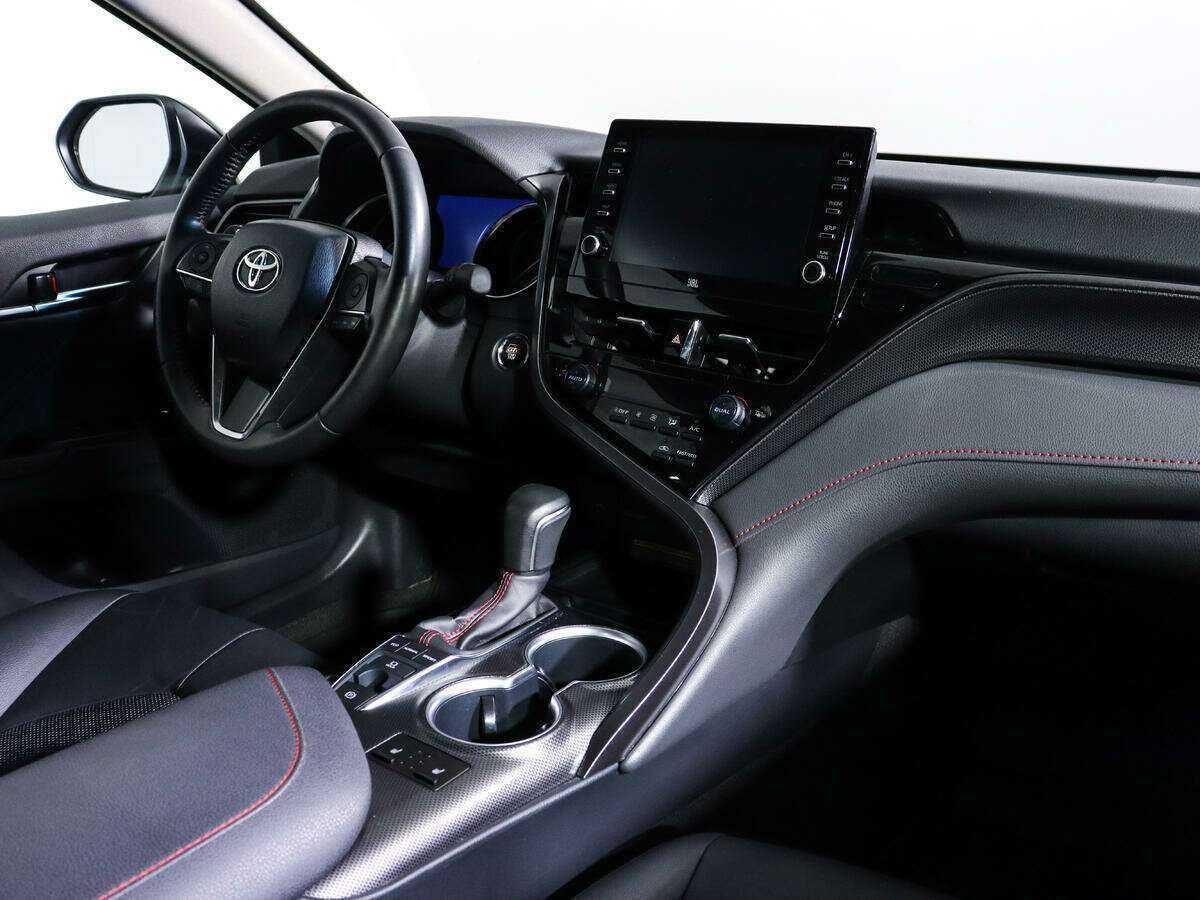 Toyota Camry с пробегом — 2021 год. Фото: #6