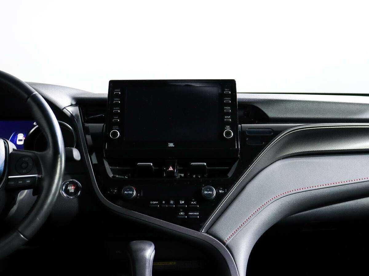 Toyota Camry с пробегом — 2021 год. Фото: #10