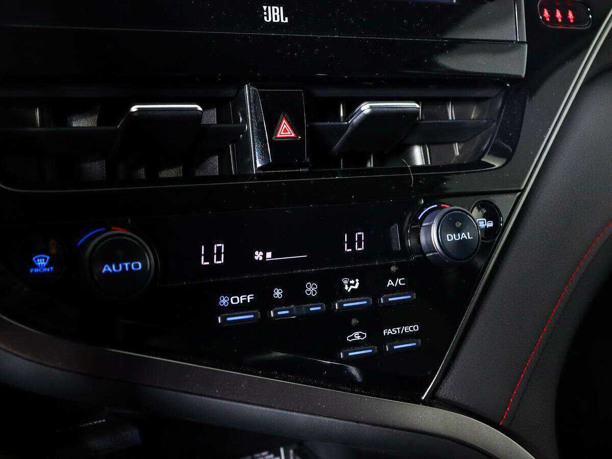 Toyota Camry с пробегом — 2021 год. Фото: #17