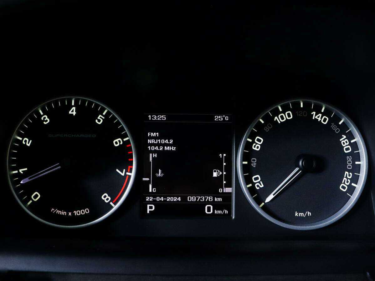 Land Rover Range Rover Sport с пробегом — 2012 год. Фото: #7