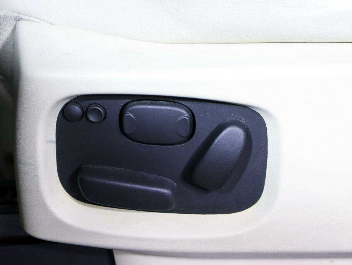 Land Rover Range Rover Sport с пробегом — 2012 год. Фото: #11