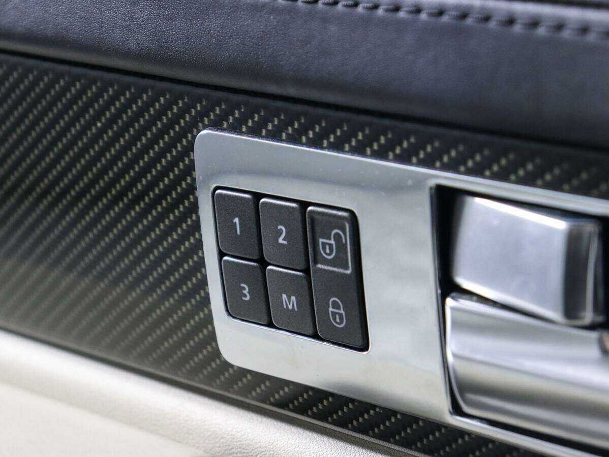 Land Rover Range Rover Sport с пробегом — 2012 год. Фото: #12