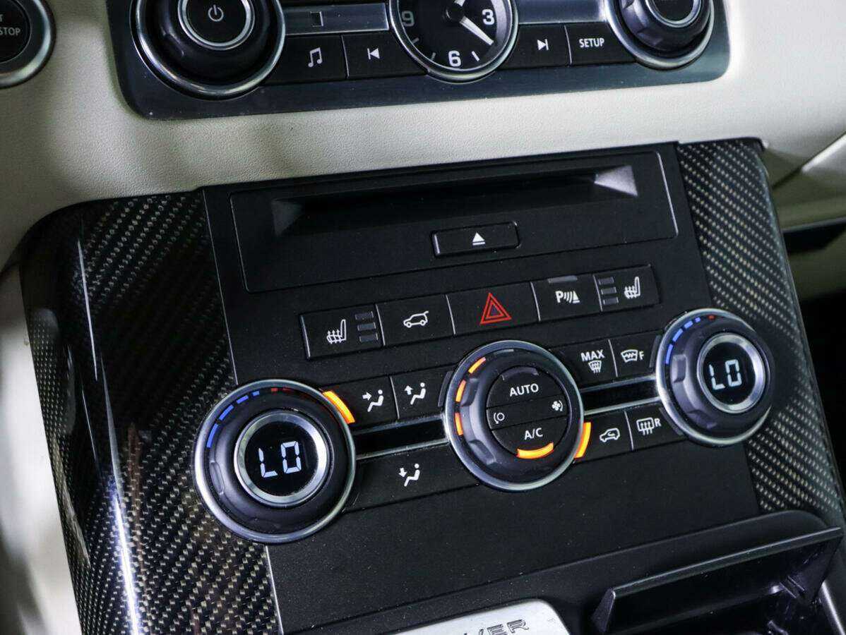 Land Rover Range Rover Sport с пробегом — 2012 год. Фото: #15