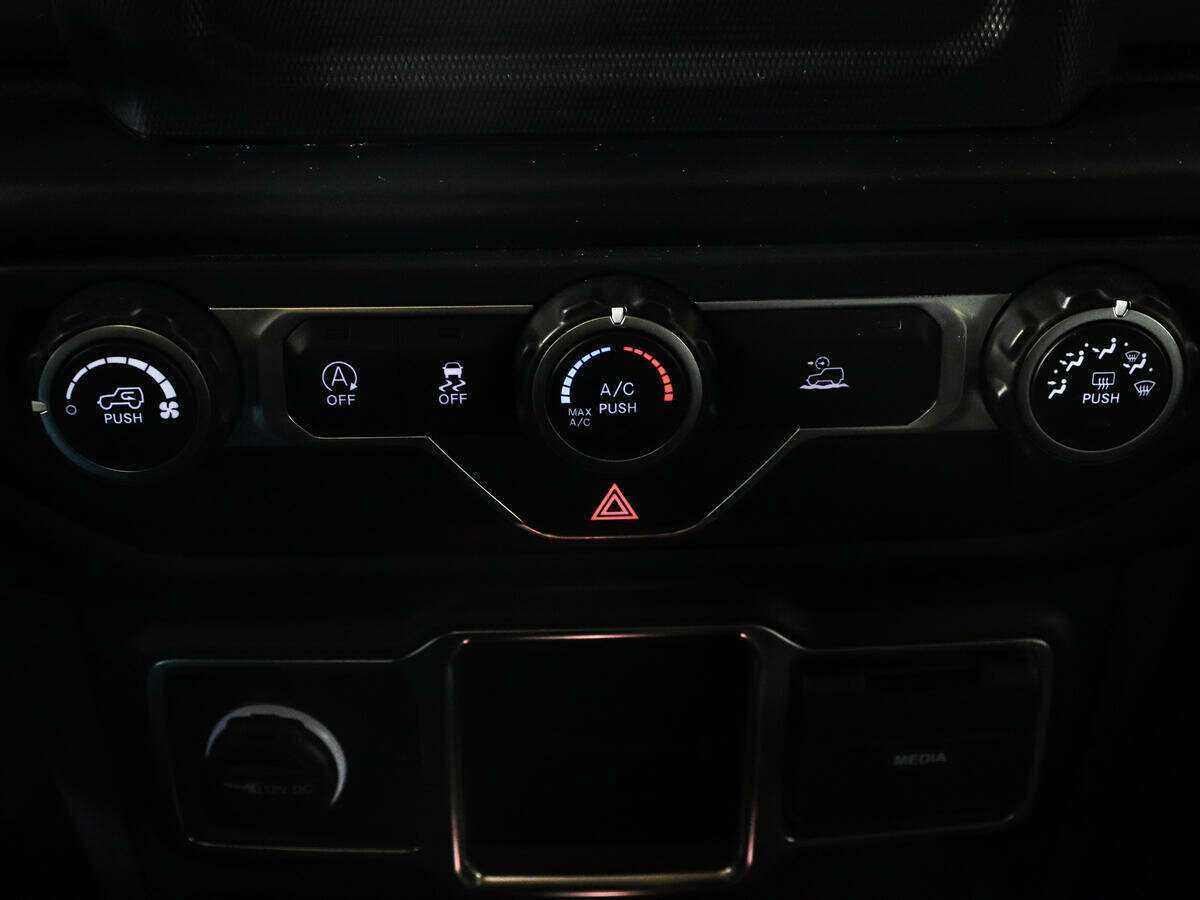 Jeep Wrangler с пробегом — 2021 год. Фото: #15