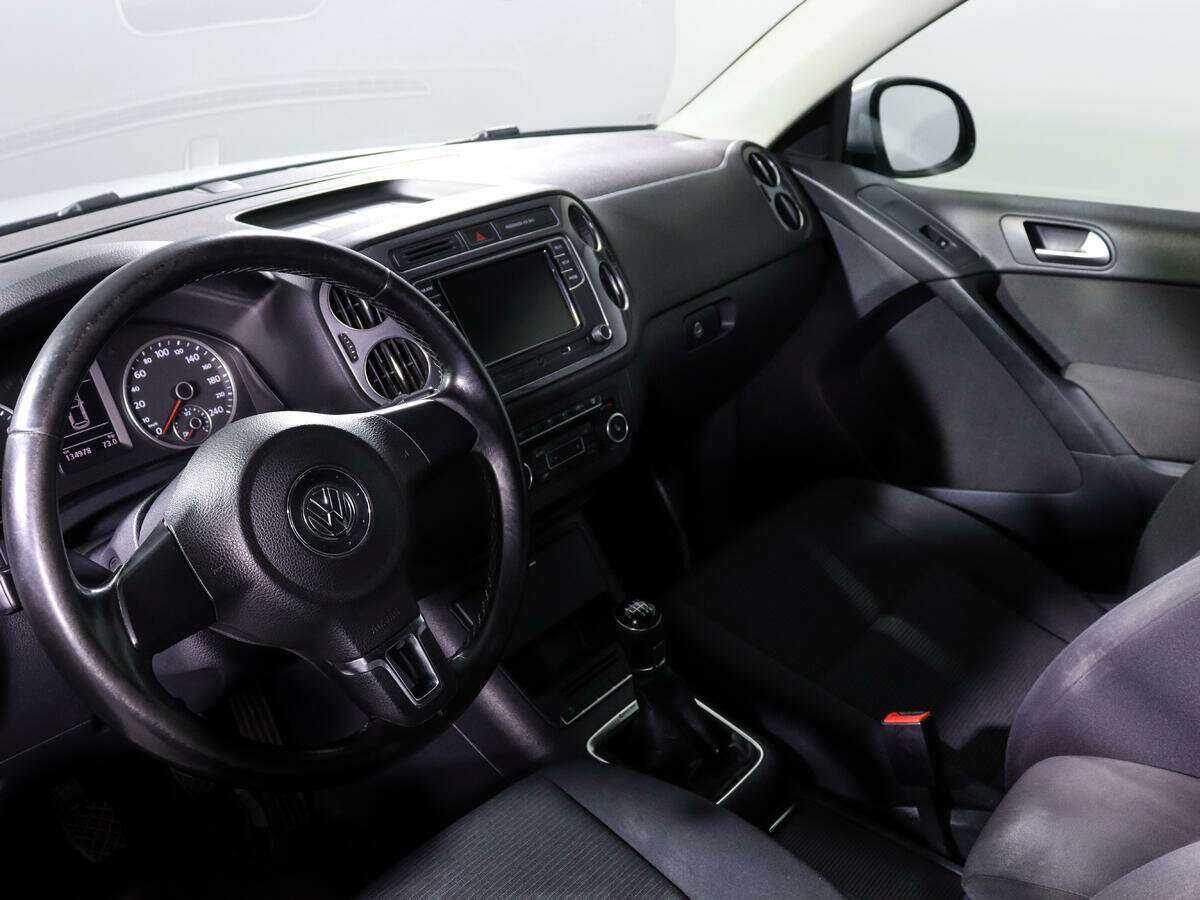 Volkswagen Tiguan с пробегом — 2011 год. Фото: #13