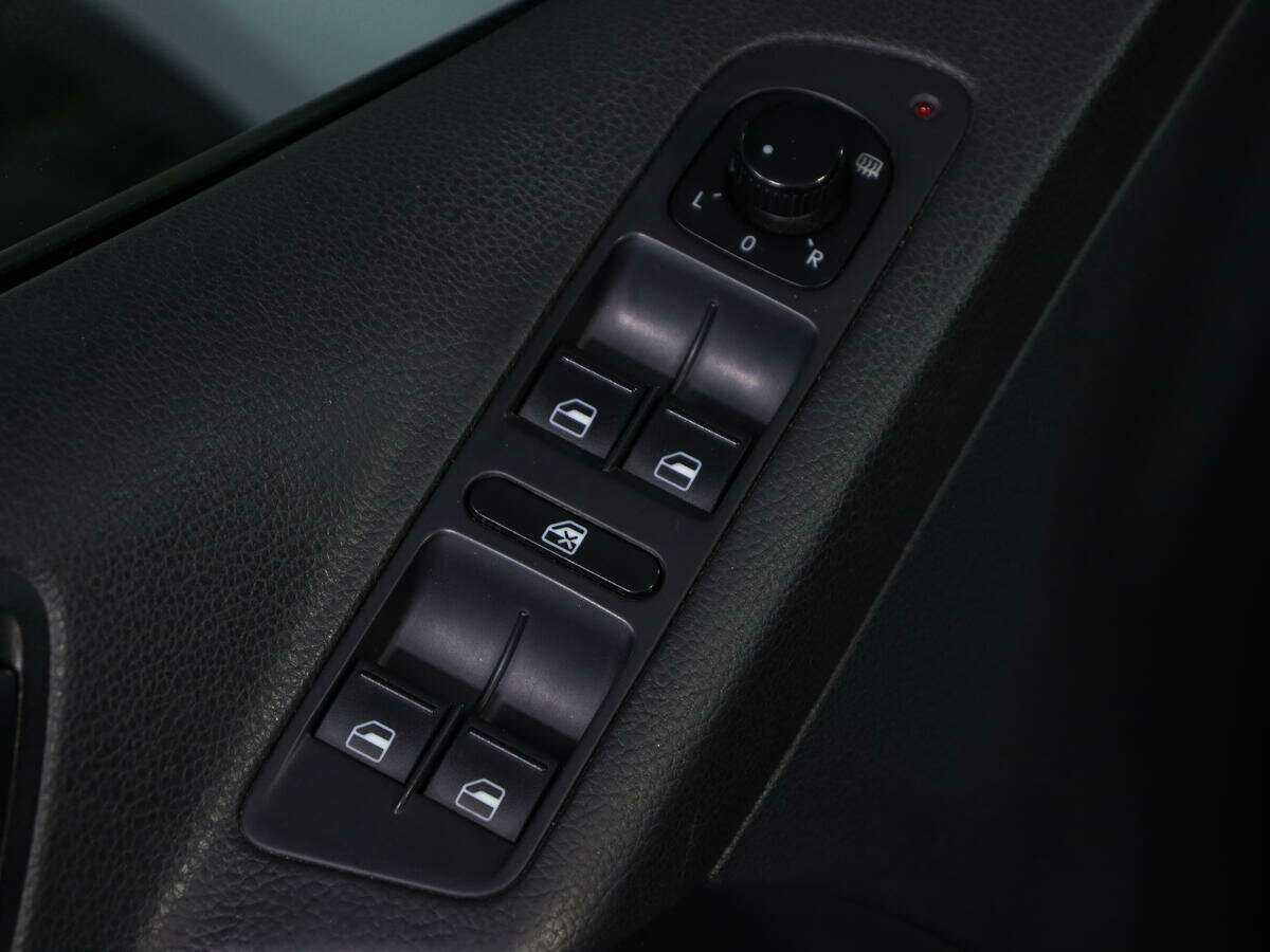 Volkswagen Tiguan с пробегом — 2011 год. Фото: #14