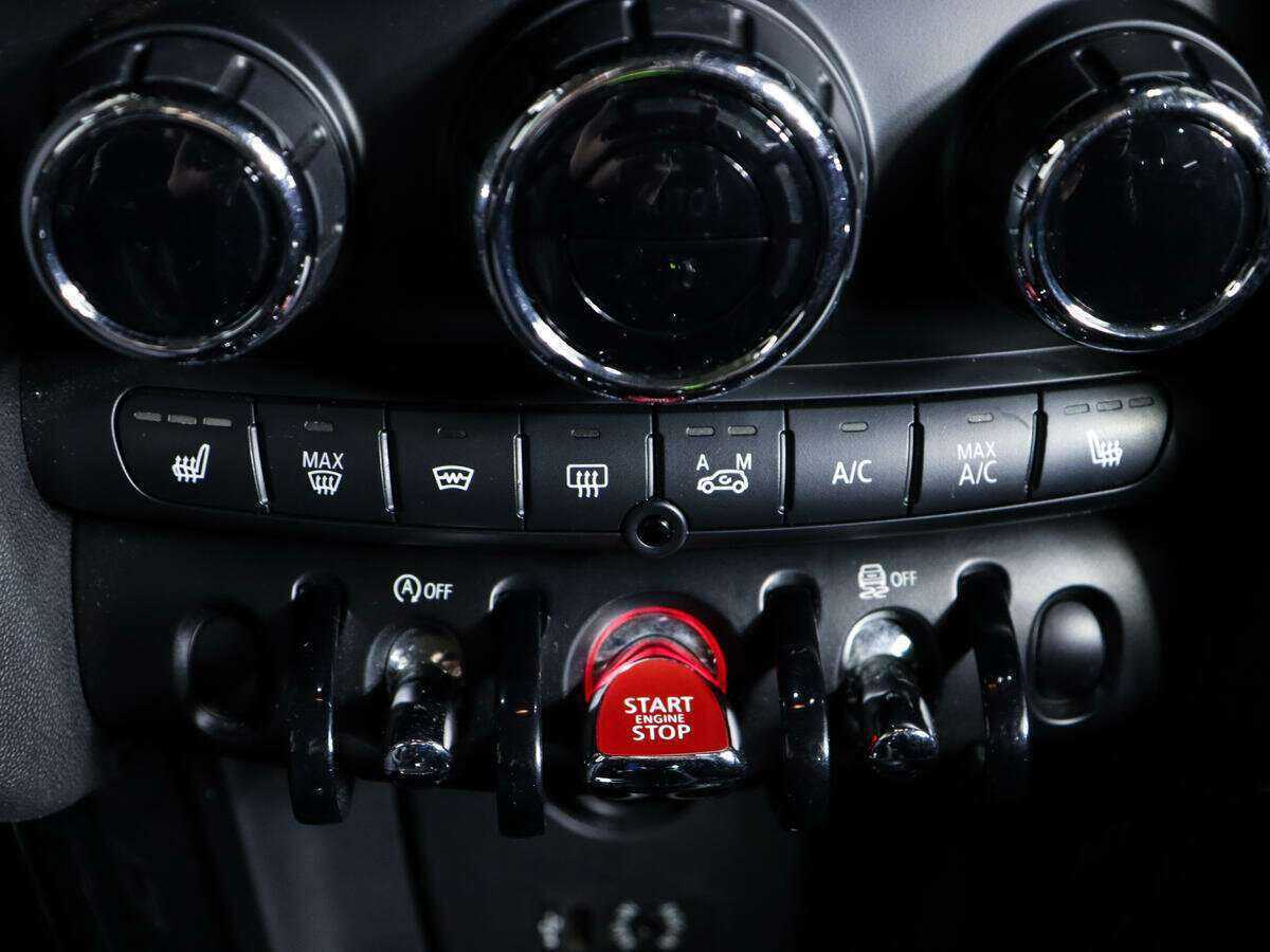 Mini Hatch с пробегом — 2016 год. Фото: #17