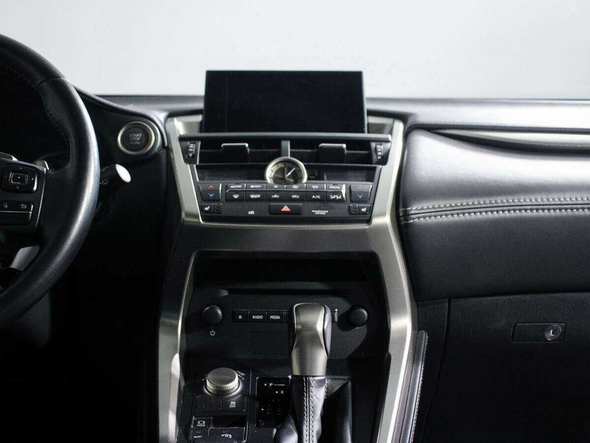 Lexus NX с пробегом — 2014 год. Фото: #11