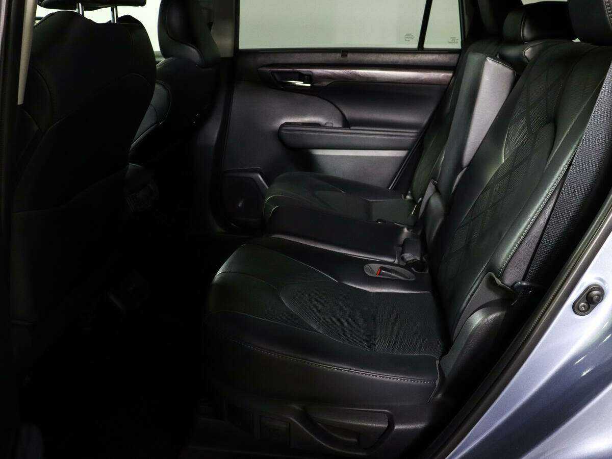 Toyota Highlander с пробегом — 2022 год. Фото: #9
