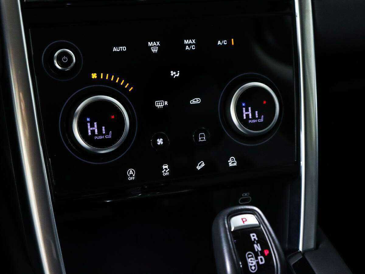 Land Rover Discovery Sport с пробегом — 2021 год. Фото: #17