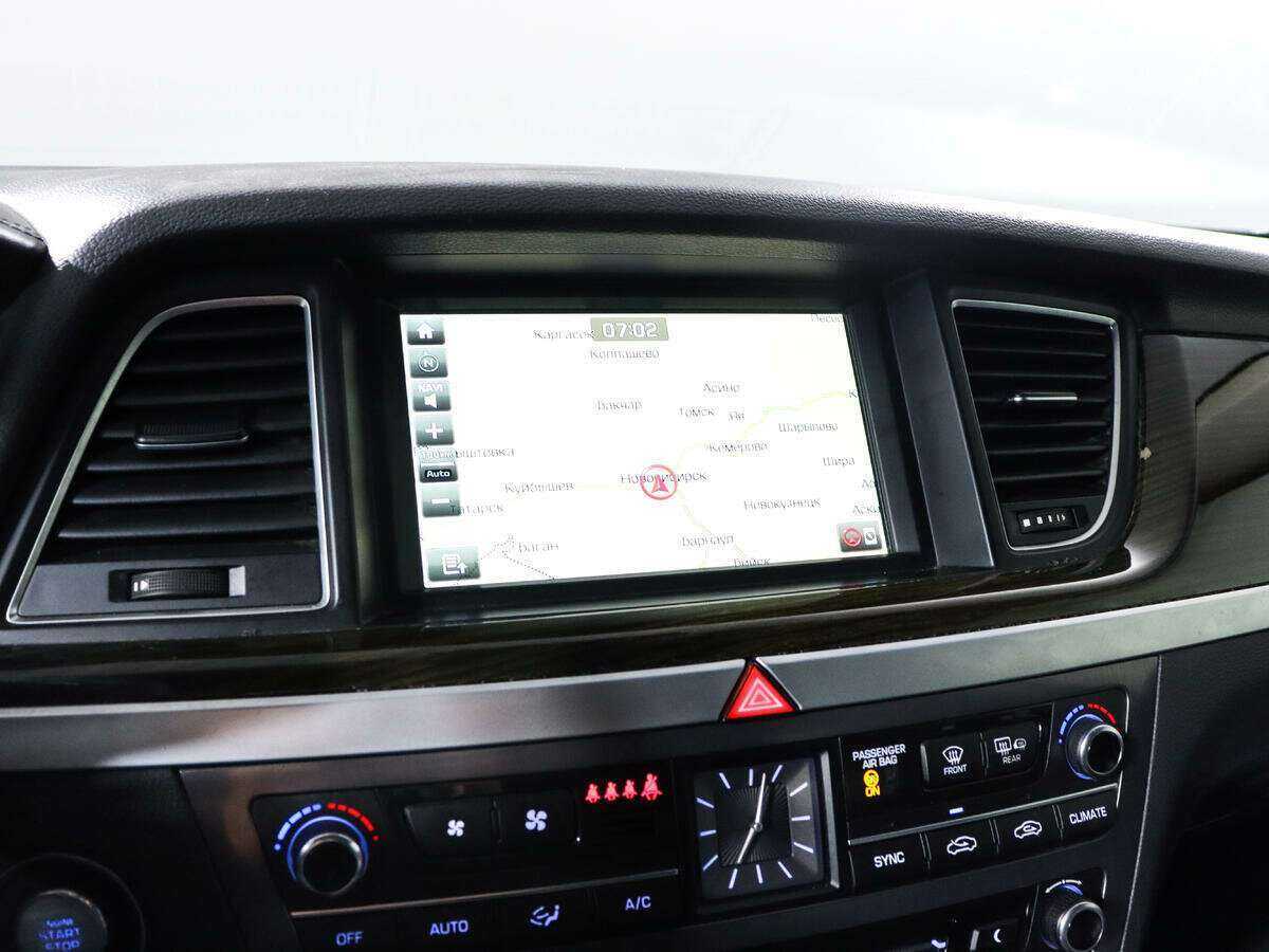 Hyundai Genesis с пробегом — 2014 год. Фото: #14