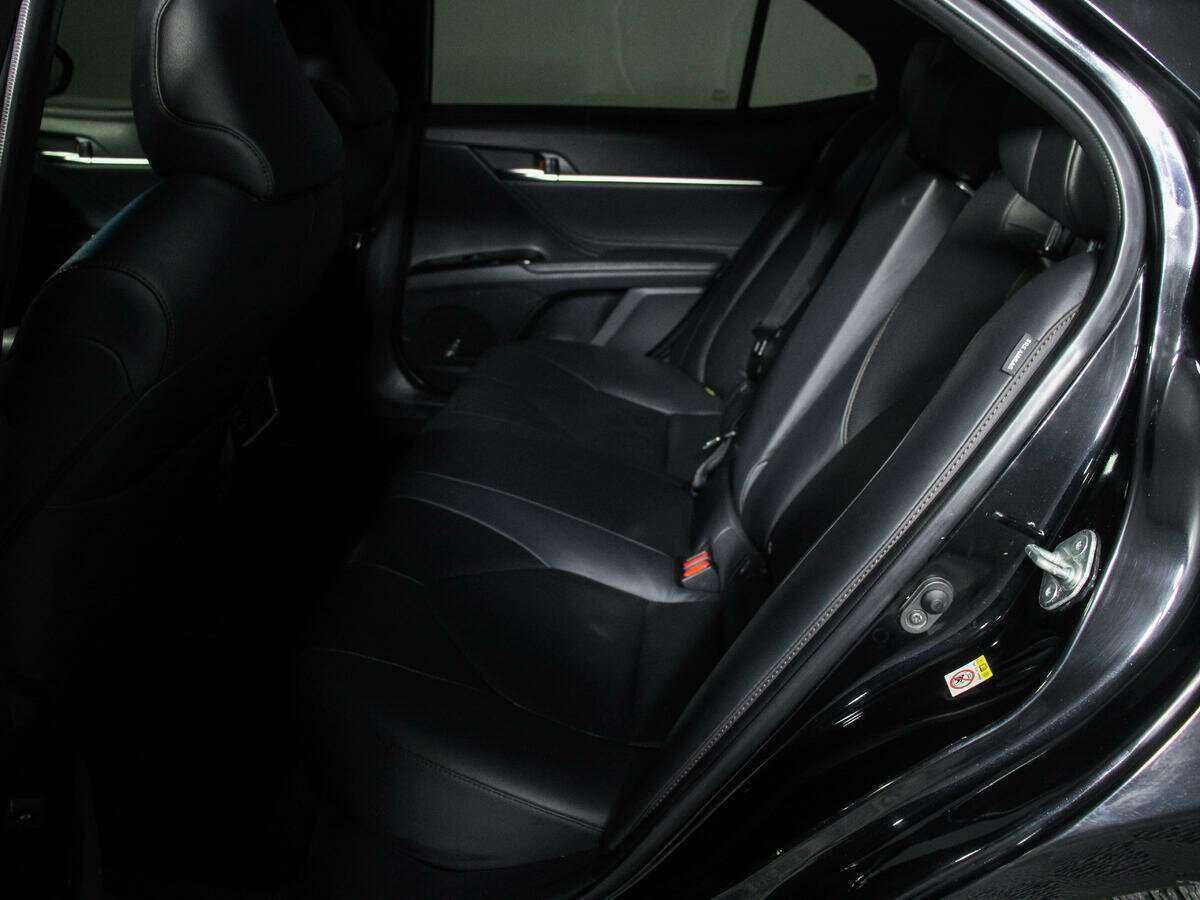 Toyota Camry с пробегом — 2018 год. Фото: #7