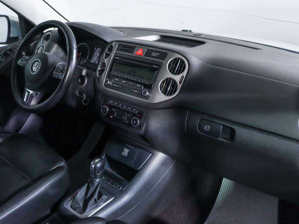 Volkswagen Tiguan с пробегом — 2011 год. Фото: #8