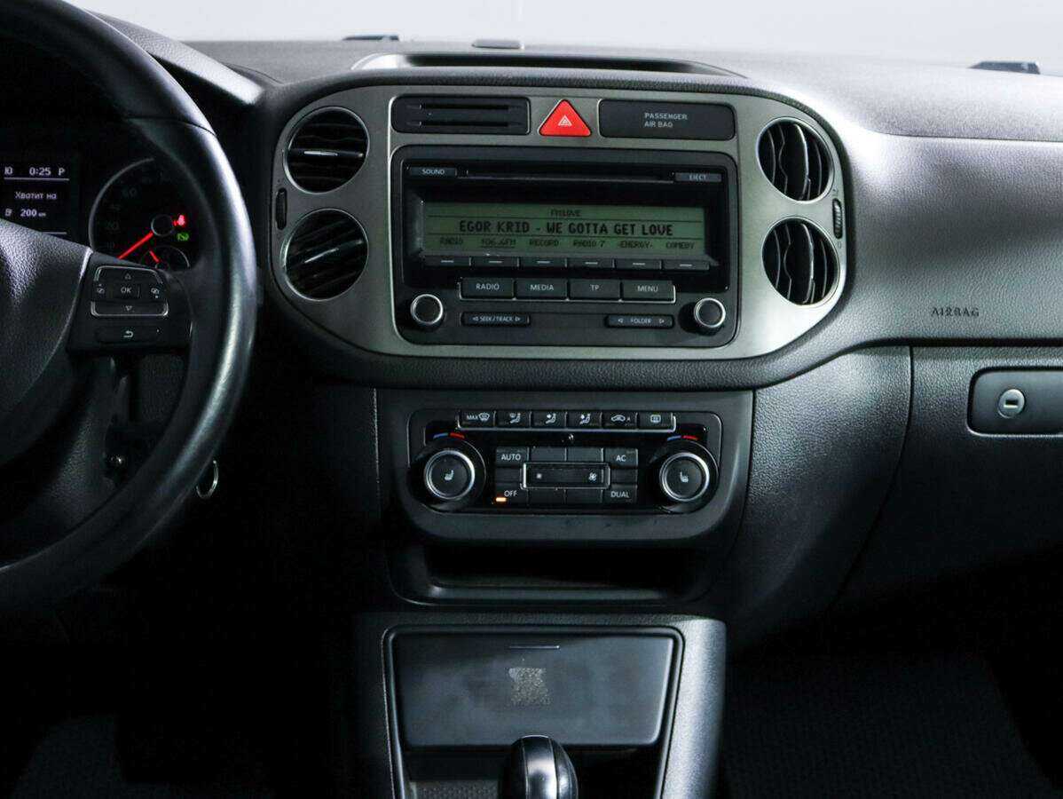 Volkswagen Tiguan с пробегом — 2011 год. Фото: #11