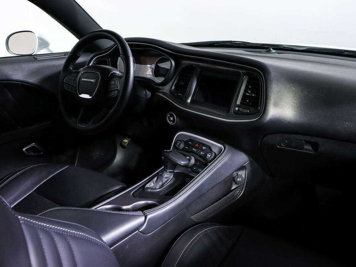 Dodge Challenger с пробегом — 2022 год. Фото: #6