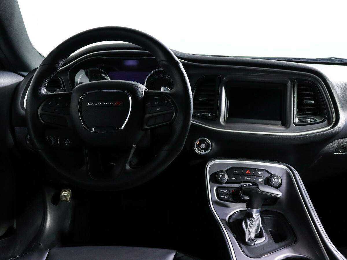 Dodge Challenger с пробегом — 2022 год. Фото: #9