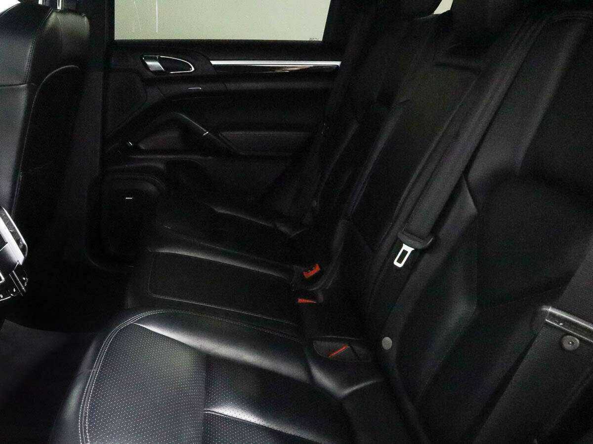 Porsche Cayenne с пробегом — 2016 год. Фото: #6