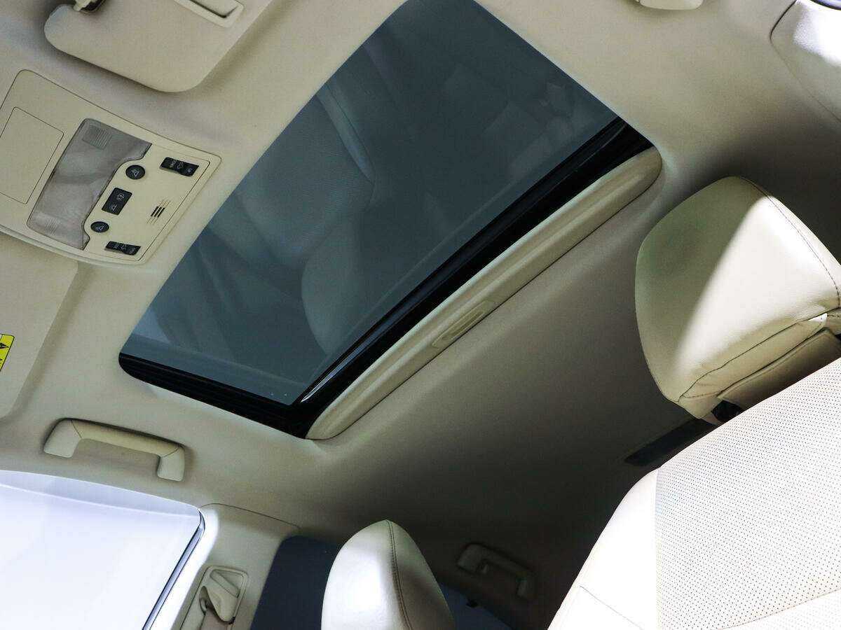 Lexus ES с пробегом — 2013 год. Фото: #12