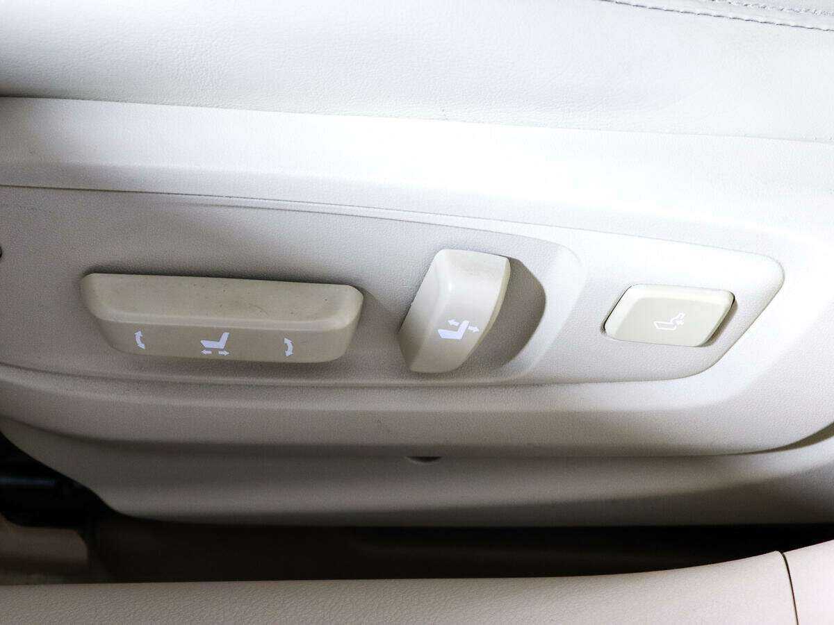 Lexus ES с пробегом — 2013 год. Фото: #23