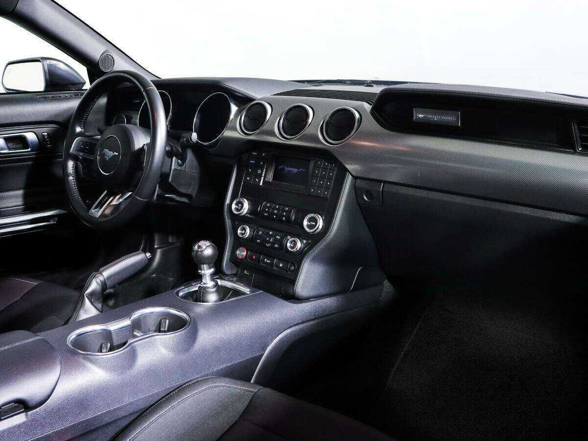 Ford Mustang с пробегом — 2022 год. Фото: #8