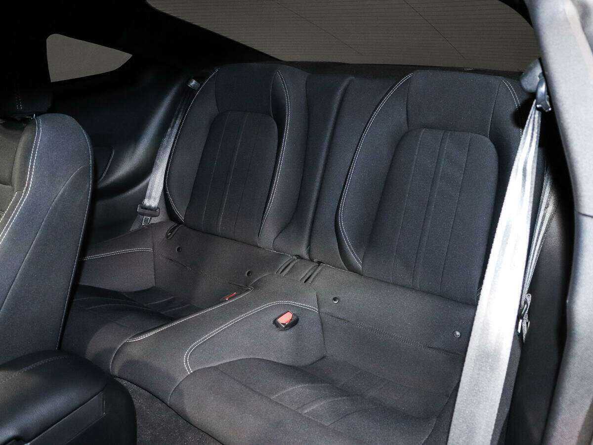 Ford Mustang с пробегом — 2022 год. Фото: #9