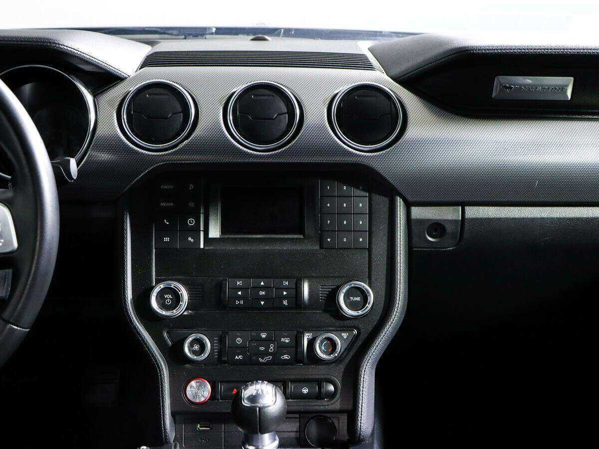 Ford Mustang с пробегом — 2022 год. Фото: #12