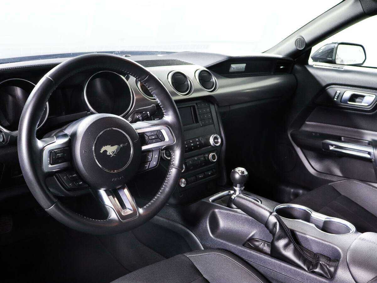 Ford Mustang с пробегом — 2022 год. Фото: #13