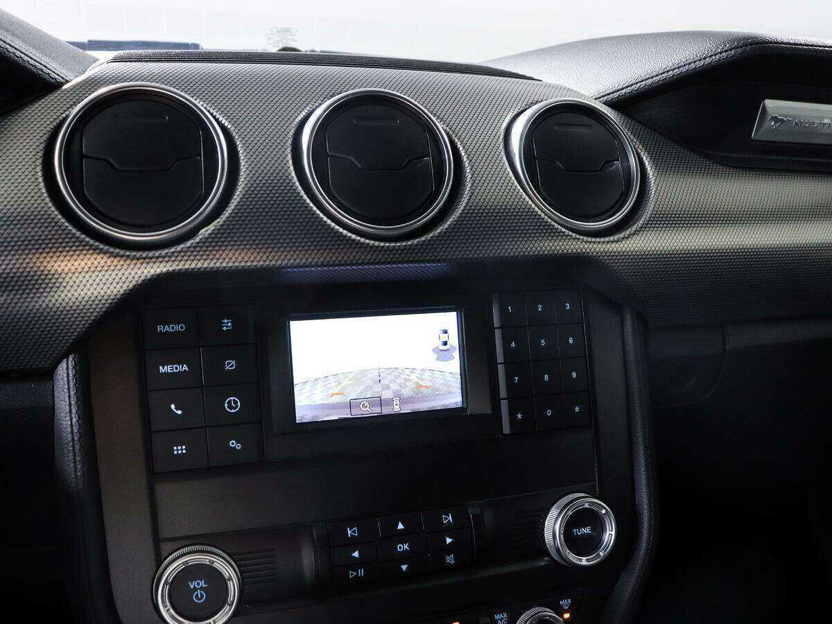 Ford Mustang с пробегом — 2022 год. Фото: #17