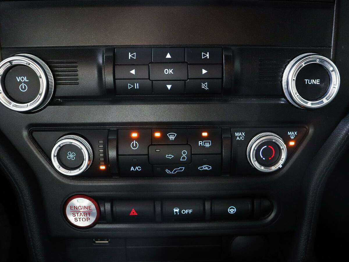 Ford Mustang с пробегом — 2022 год. Фото: #18