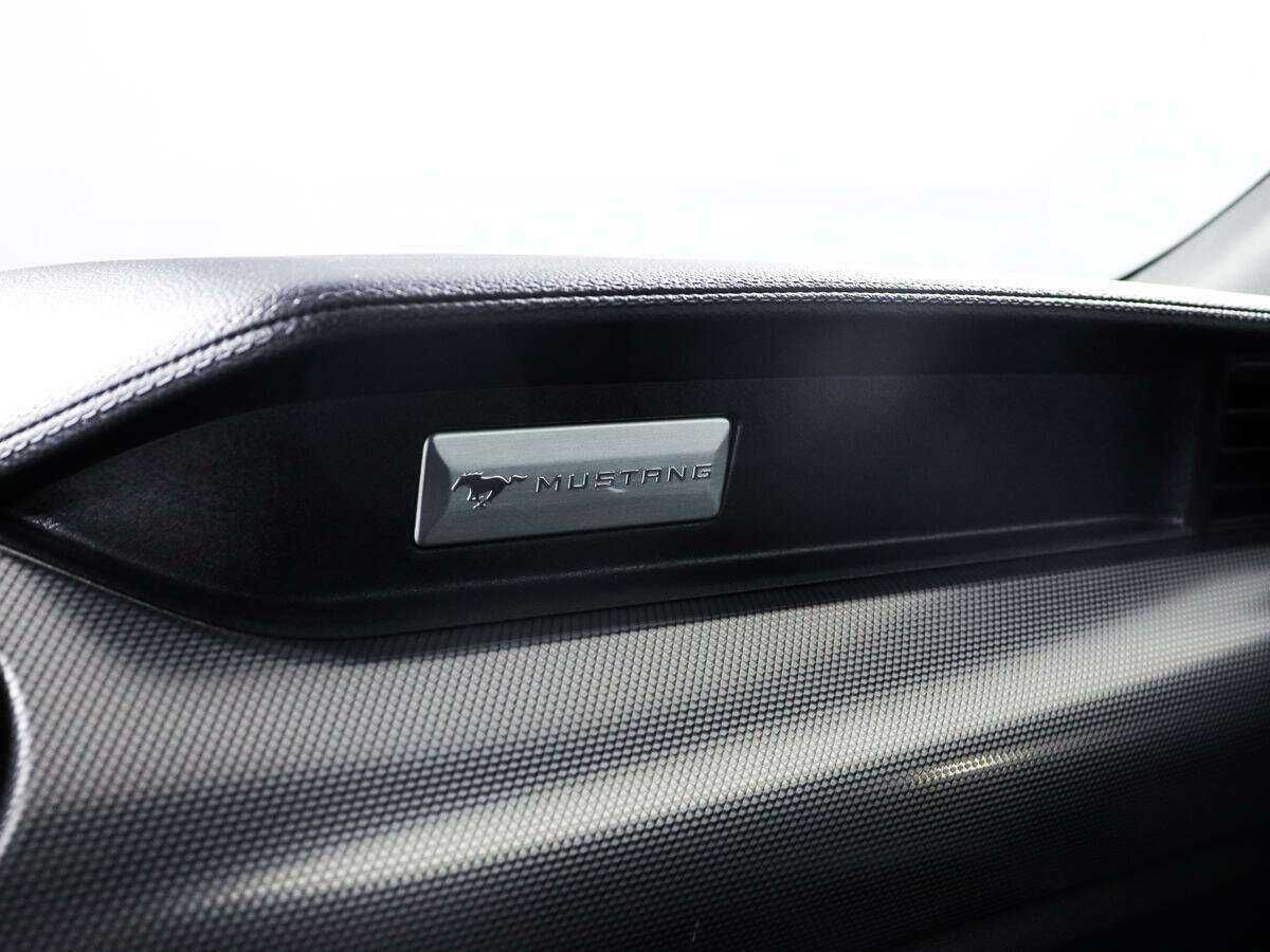 Ford Mustang с пробегом — 2022 год. Фото: #19