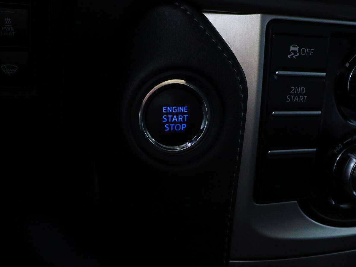 Toyota Land Cruiser Prado с пробегом — 2022 год. Фото: #17