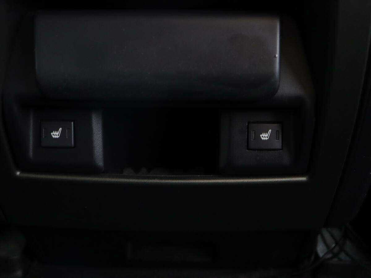 Land Rover Discovery с пробегом — 2013 год. Фото: #14