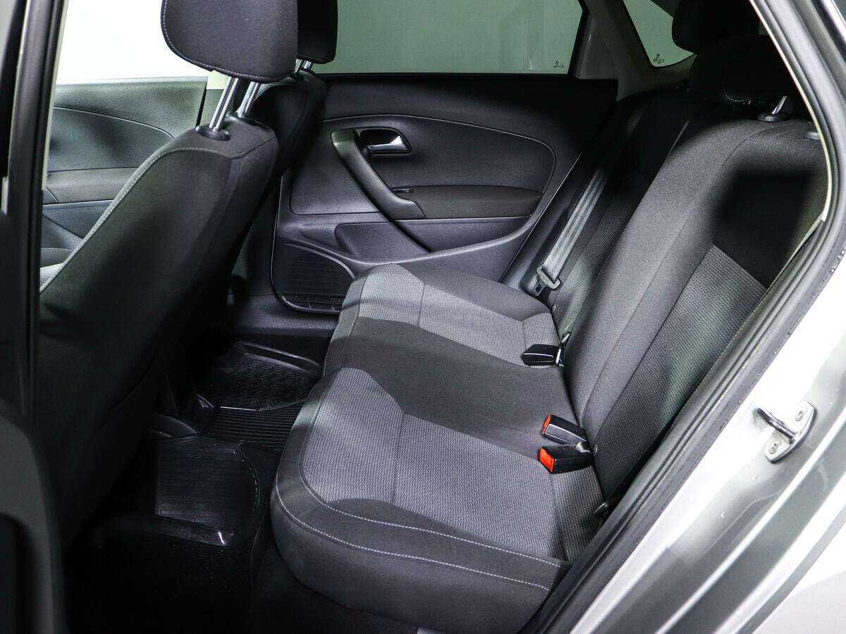 Volkswagen Polo с пробегом — 2017 год. Фото: #8