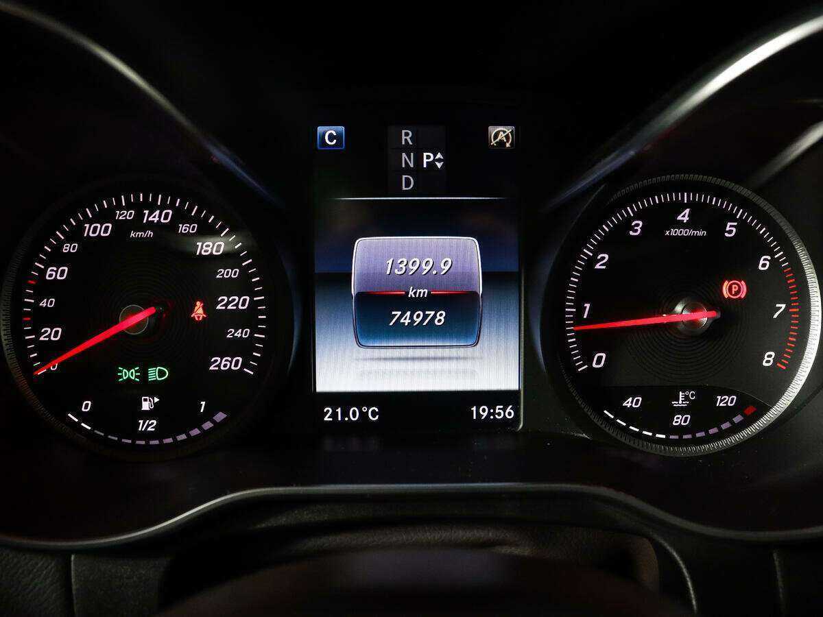 Mercedes-Benz GLC с пробегом — 2015 год. Фото: #7