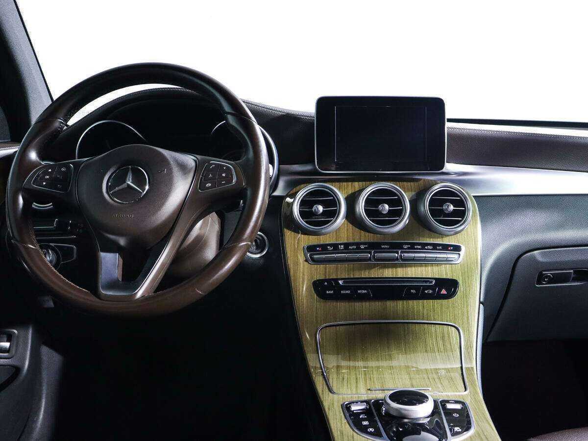 Mercedes-Benz GLC с пробегом — 2015 год. Фото: #8