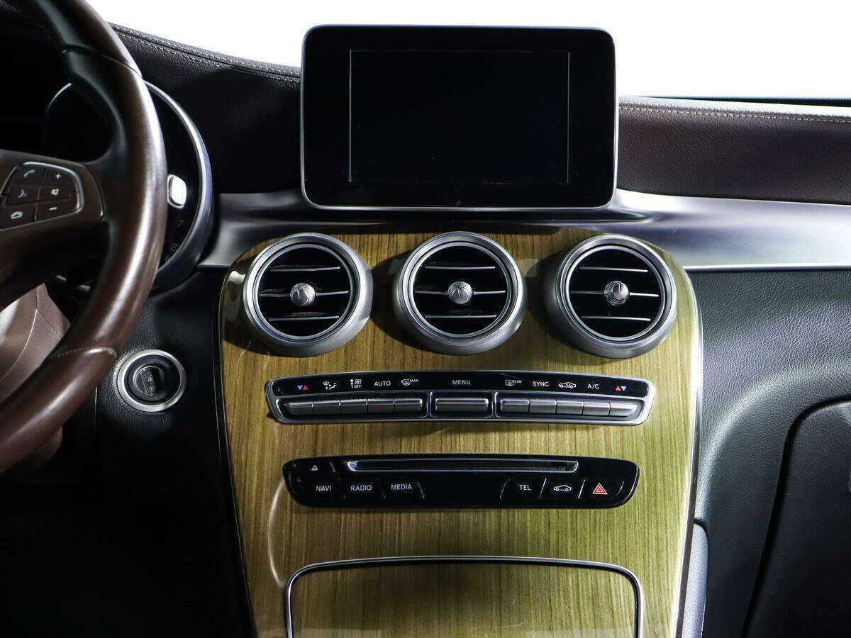 Mercedes-Benz GLC с пробегом — 2015 год. Фото: #9