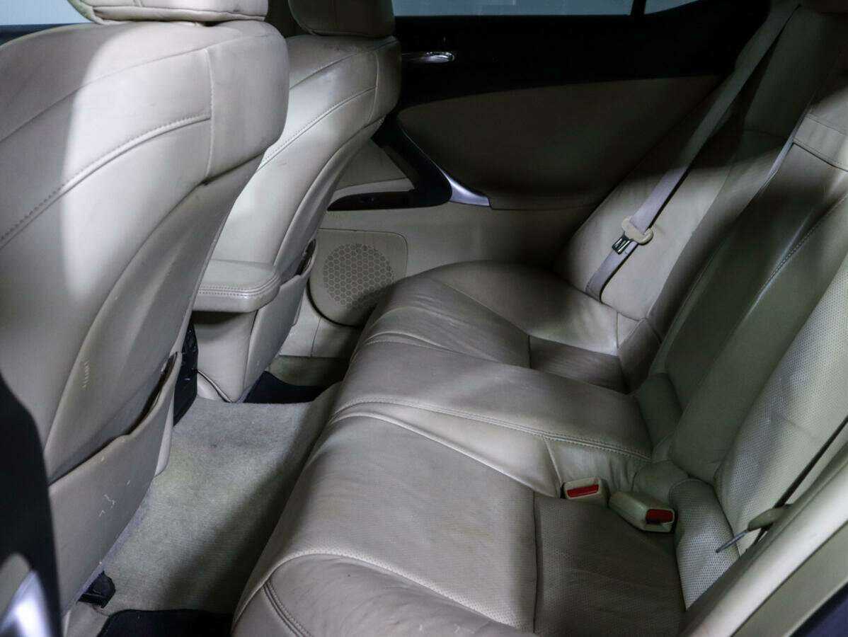 Lexus IS с пробегом — 2007 год. Фото: #7